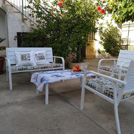 Casale Hibiscus Villa Santa Maria Del Focallo Luaran gambar