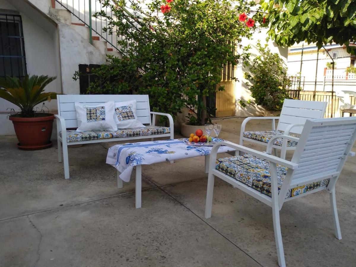 Casale Hibiscus Villa Santa Maria Del Focallo Luaran gambar