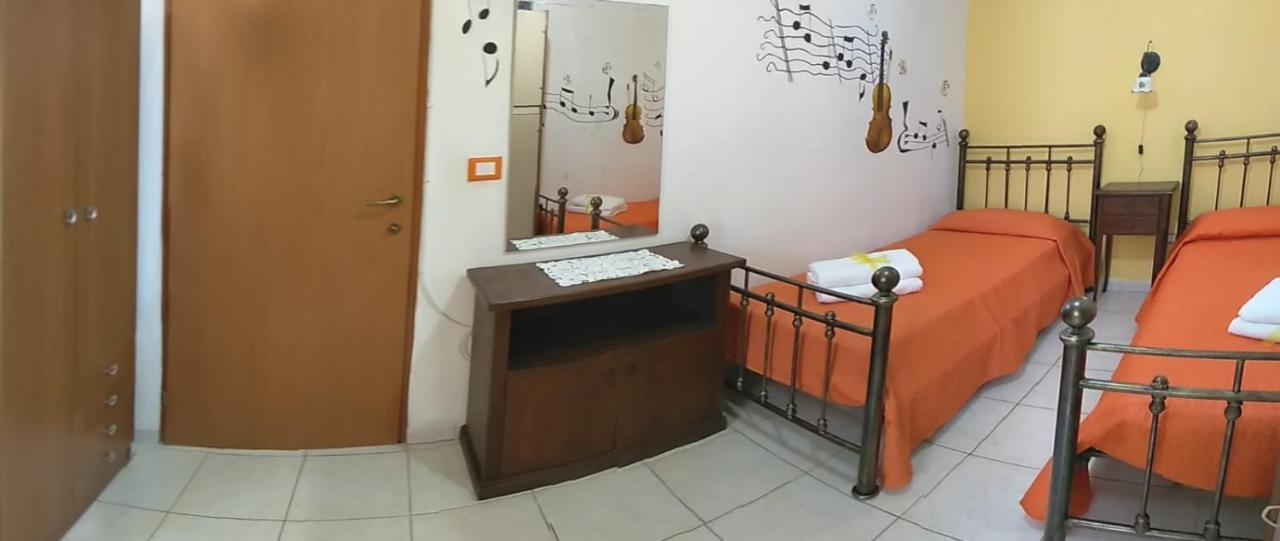 Casale Hibiscus Villa Santa Maria Del Focallo Luaran gambar